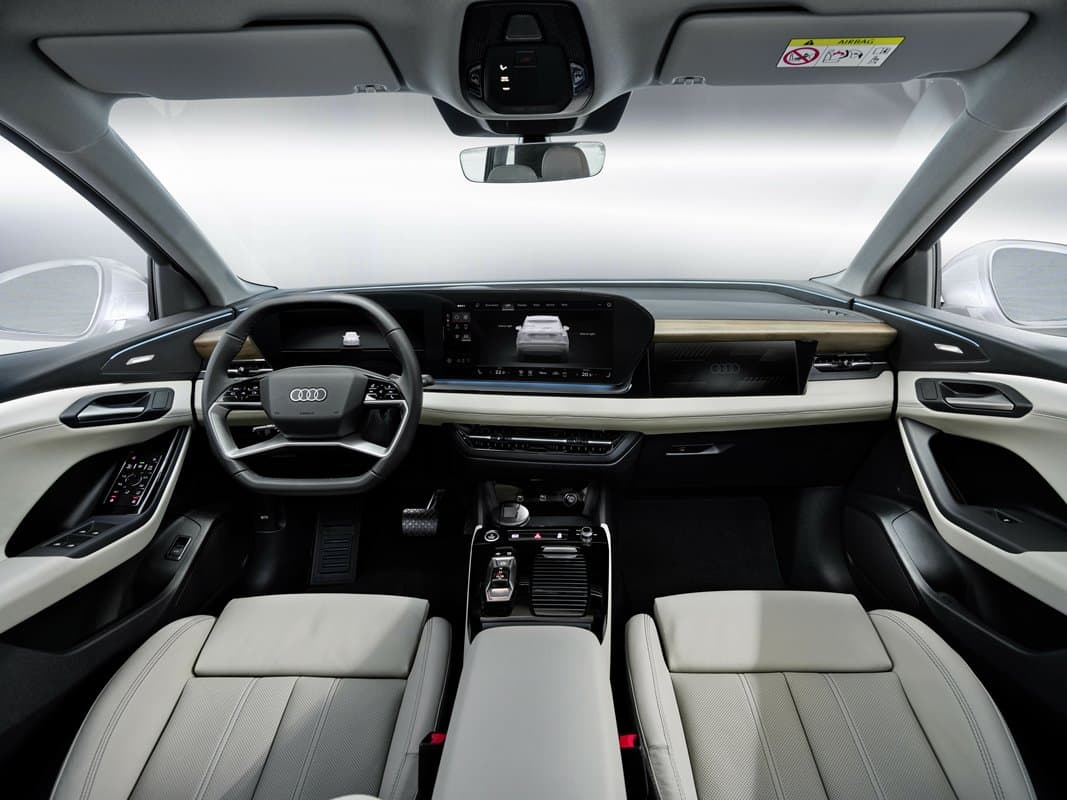 El Audi Q6 e-tron estrena la nueva filosofía de diseño de interiores: más pantallas y más negro piano