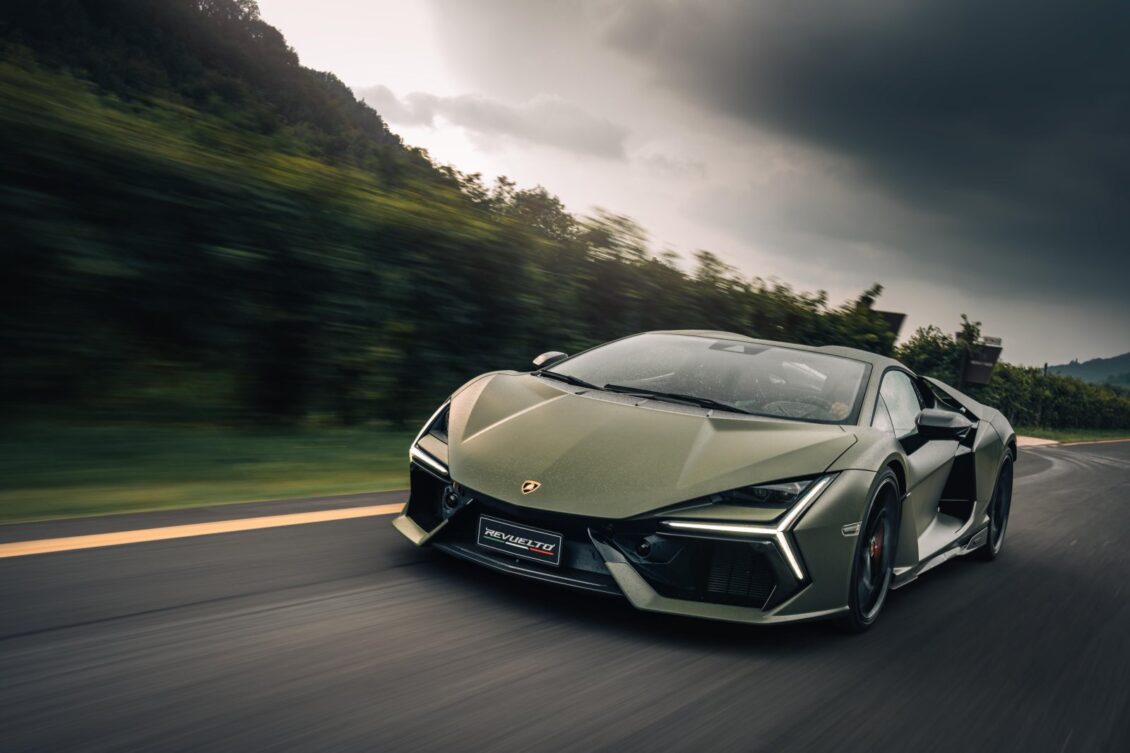 Lamborghini va como un cohete: el lujo crece mientras las generalistas padecen
