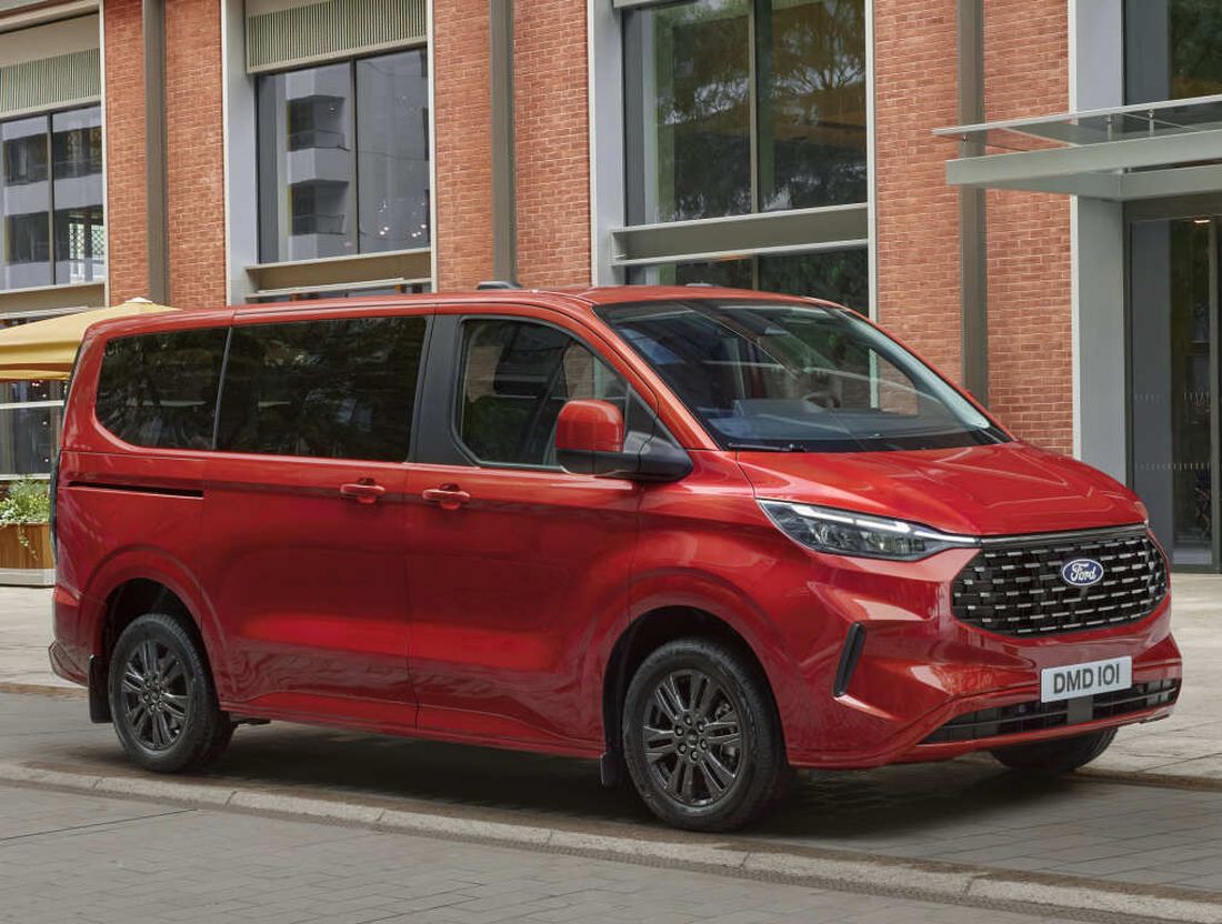 El Ford Tourneo Custom añade el motor PHEV con 232 CV en España