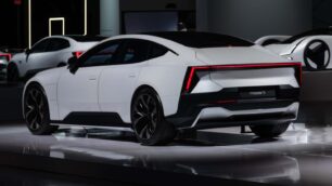 El Polestar 5 se deja ver al descubierto: así es el sedán de casi 900 CV