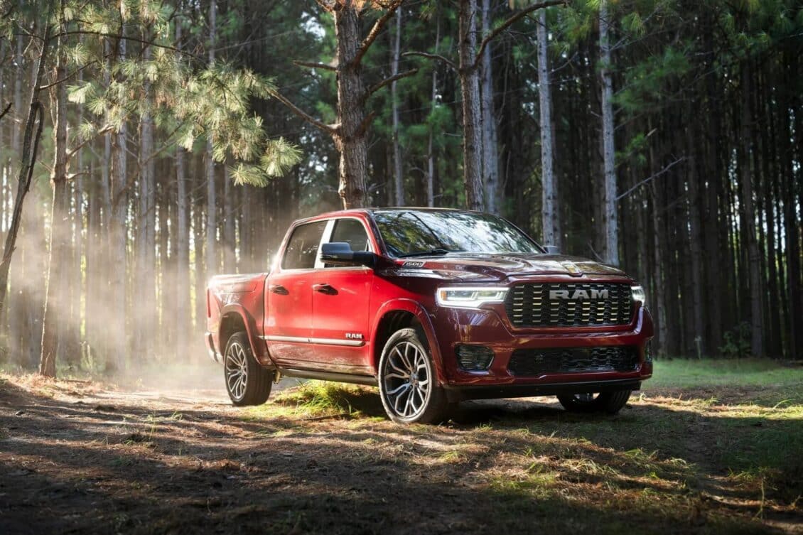 RAM 1500 2024: muchas novedades y un «eléctrico», pero sin TRX en la gama