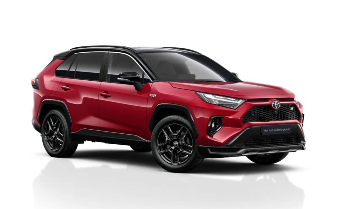 El Toyota RAV4 Plug-in GR SPORT llega al mercado y estos son los precios y el equipamiento