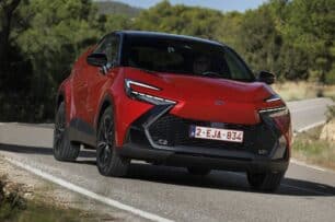 Todos los precios, acabados y equipamiento destacado del nuevo Toyota C-HR, ¿interesante?