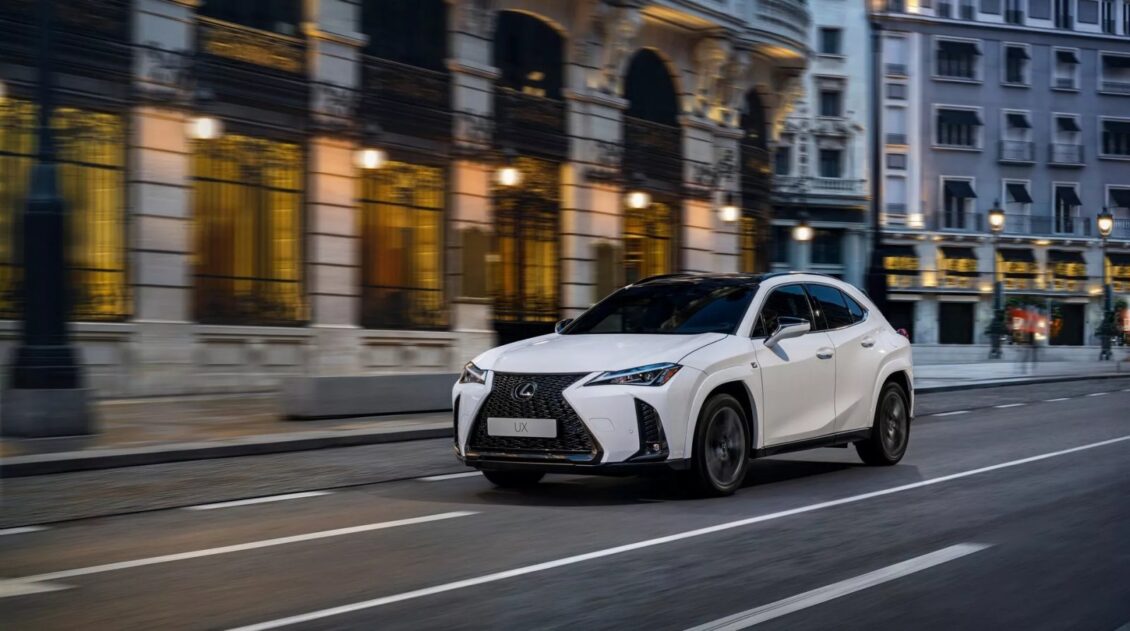 Nuevas imágenes del Lexus UX 2024: más potencia y tecnología, mejor conducción