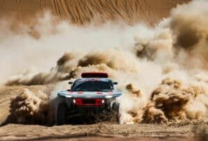 Carlos Sainz y Lucas Cruz consiguen el primer Dakar para Audi con el Audi RS Q e-tron