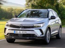 El Opel Grandland estrena gama 2024; más reducida