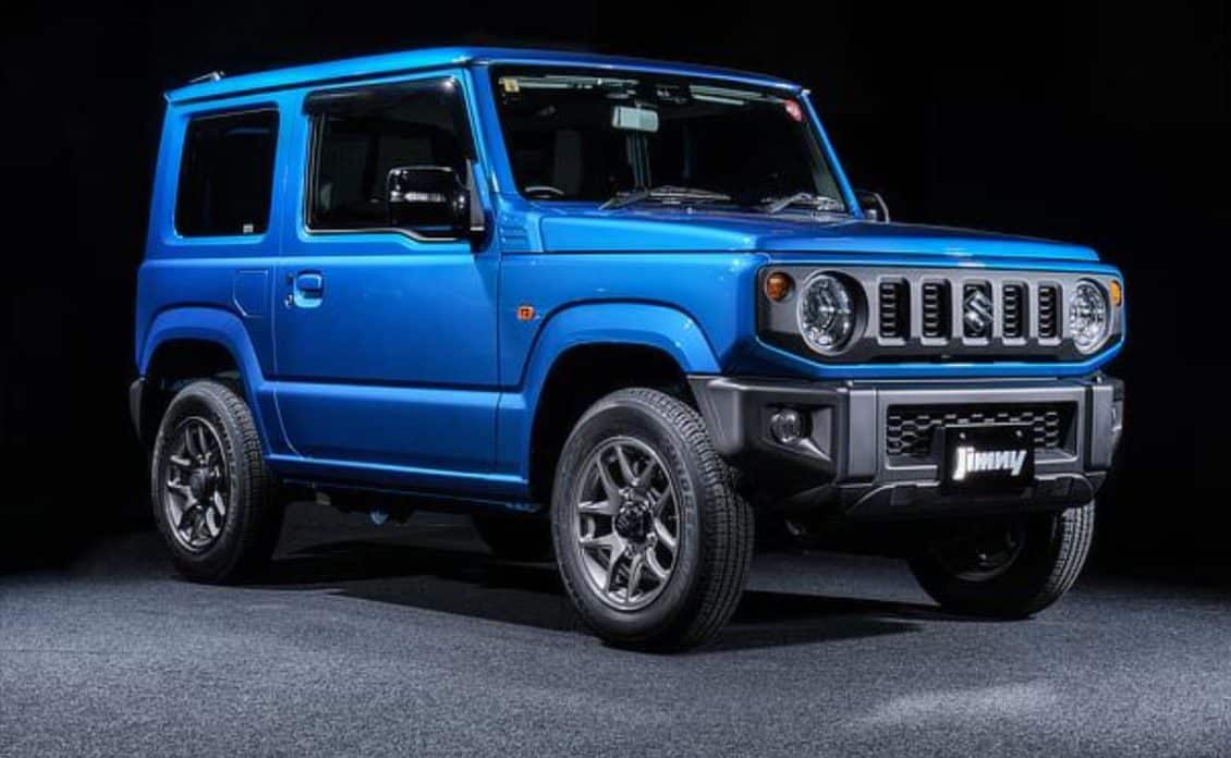 ¿Qué demonios hace un Suzuki Jimny expuesto en el stand que tiene Toyota en el  salón de Tokio?