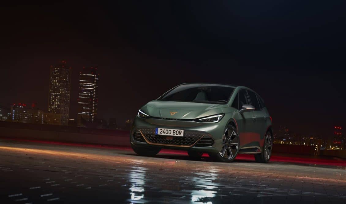 CUPRA Born VZ, así es el formato picante del eléctrico compacto: 326 CV de potencia y 545 Nm de par