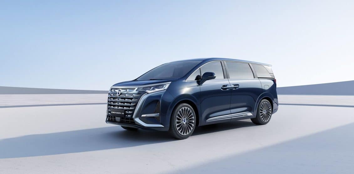 El DENZA D9 llega a Europa: 7 plazas y la mano de BYD y Mercedes-Benz