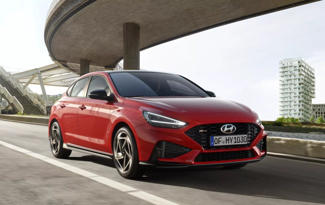 El Hyundai i30 2024 llega con sutiles novedades y sin versión N