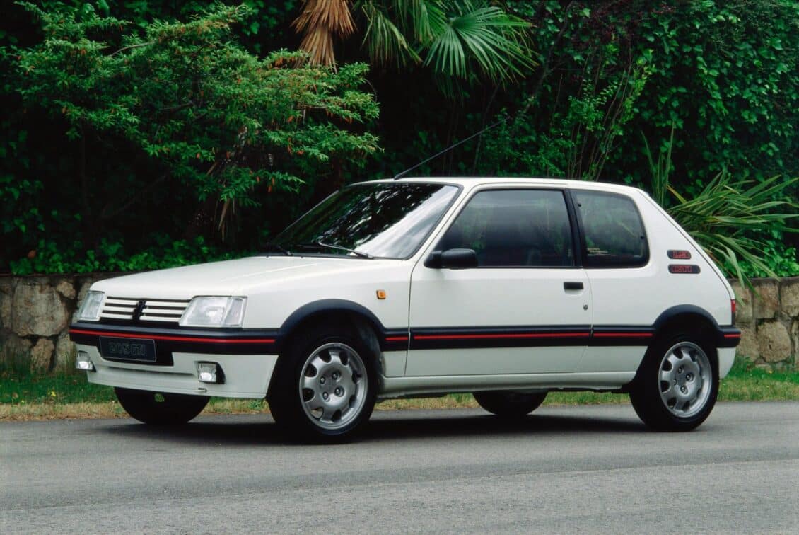 El Peugeot 205 GTi cumple 40 primaveras: un repaso a su historia y mejores versiones