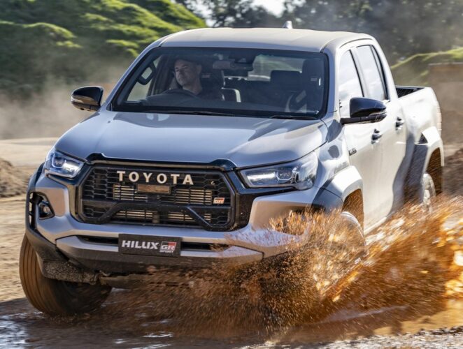El Toyota Hilux 2024 llega a España: aquí todos los precios