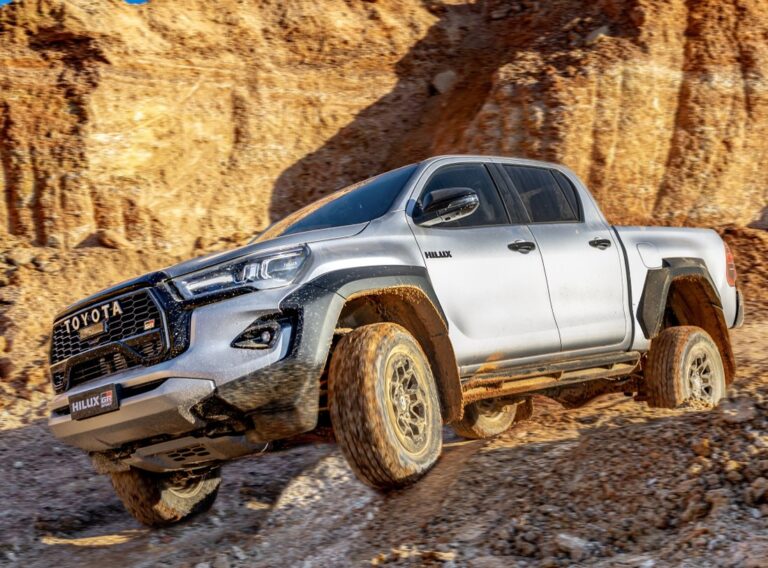 El Toyota Hilux 2024 llega a España: aquí todos los precios