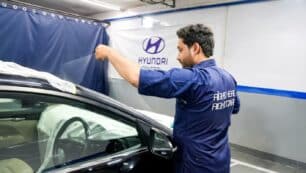 Este vinilo es el mejor invento de Hyundai en toda su historia: evita que tu coche sea un horno en verano