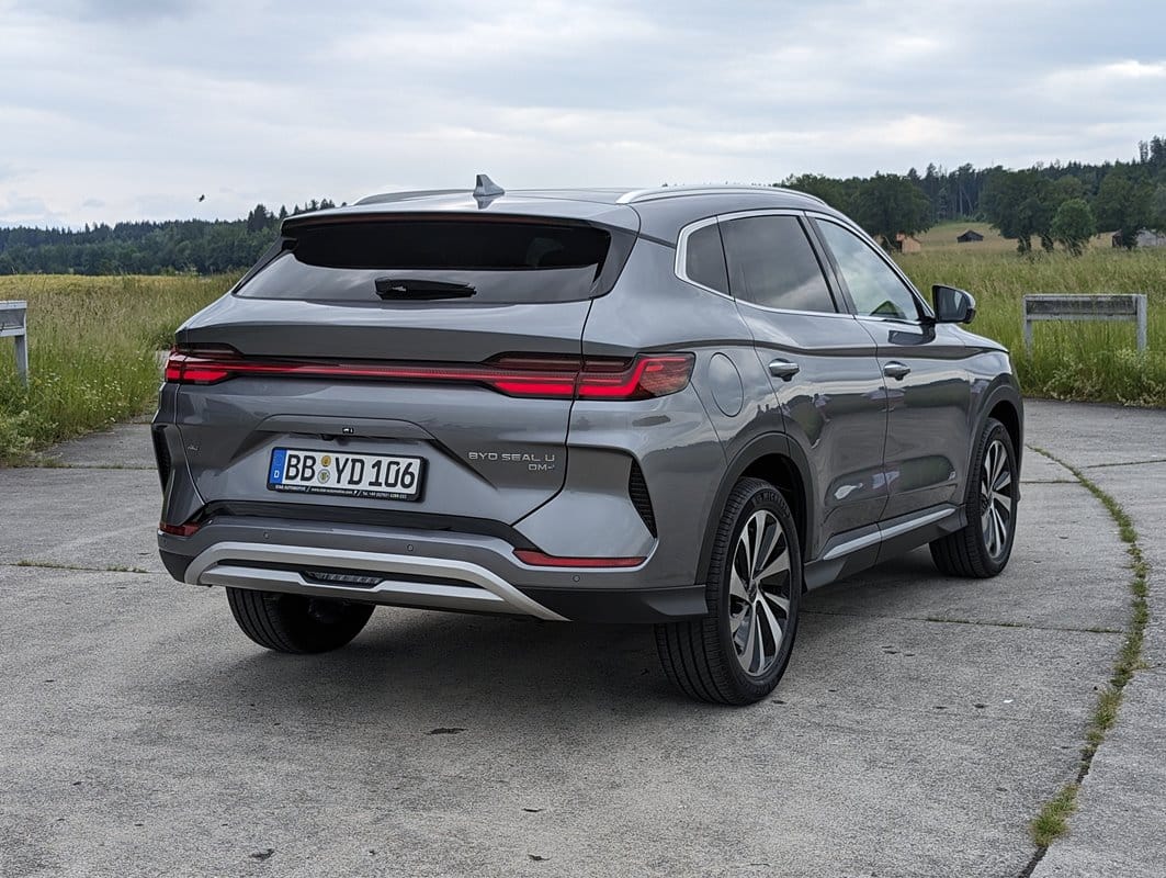 BYD SEAL U DM-i trasera