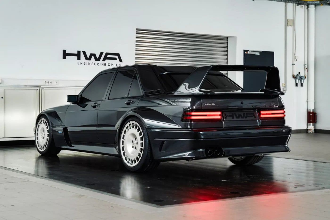 Limitovaná edícia Mercedesu Evo II: spojenie histórie a inovácie, ktoré ohúri výkonmi aj cenou.