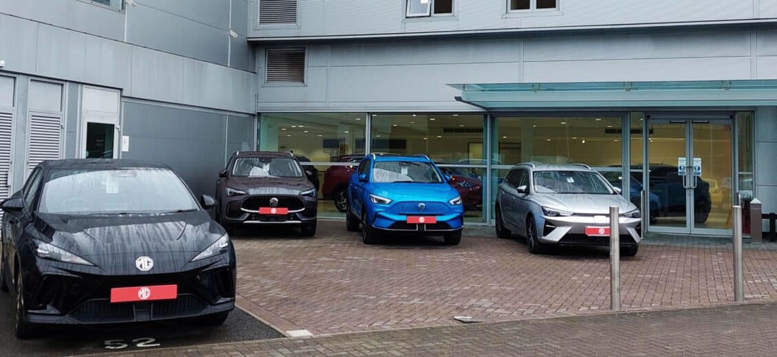 Cada vez compramos más coches de segunda mano y más baratos