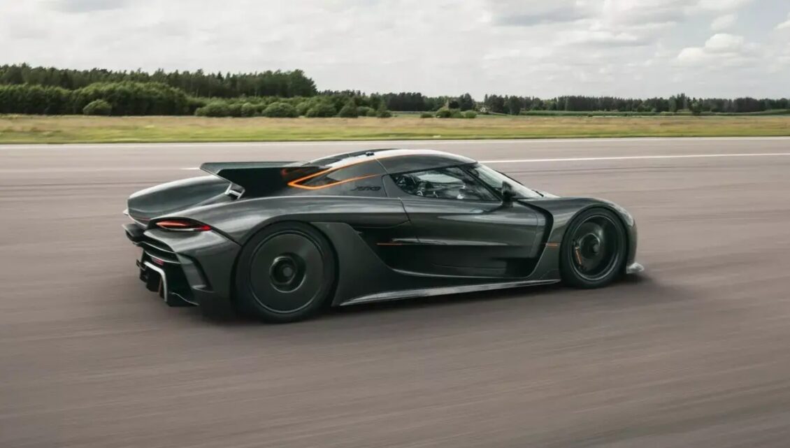 El Koenigsegg Jesko Absolut se alza con ¡Cuatro récords mundiales de velocidad!