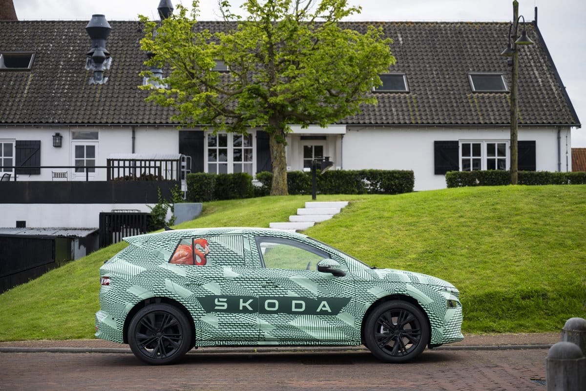lateral Skoda Elroq