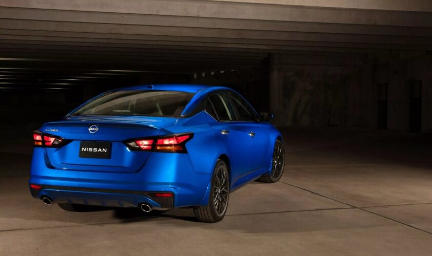 Nissan Altima 2025 suma atractivo y reduce su gama mecánica