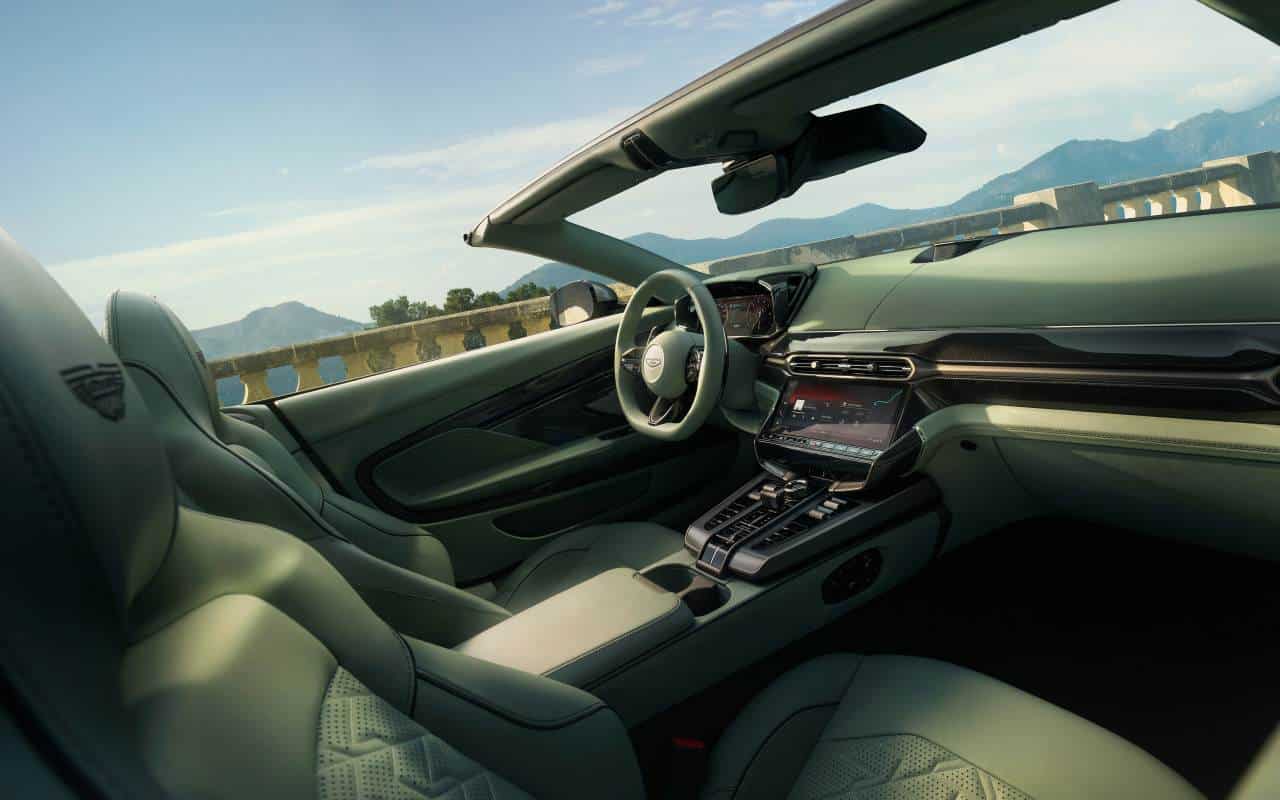 interior Aston Martin Vanquish Volante