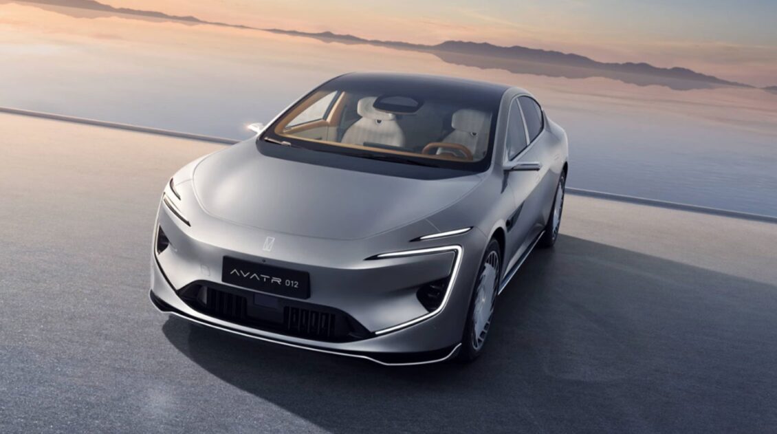 Huawei, CATL y Changan crean el sedán eléctrico más exclusivo del mundo diseñado por los directores de Fendi y Dior: Avatr 012