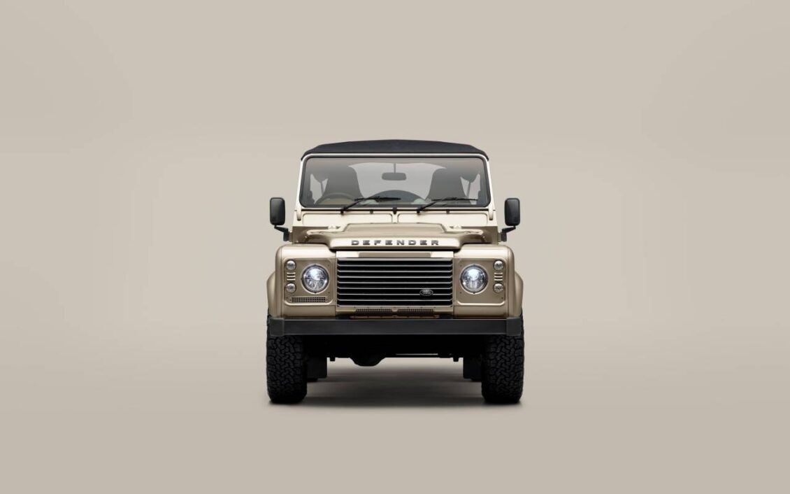 ¡El Classic Defender V8 Soft Top está de vuelta!