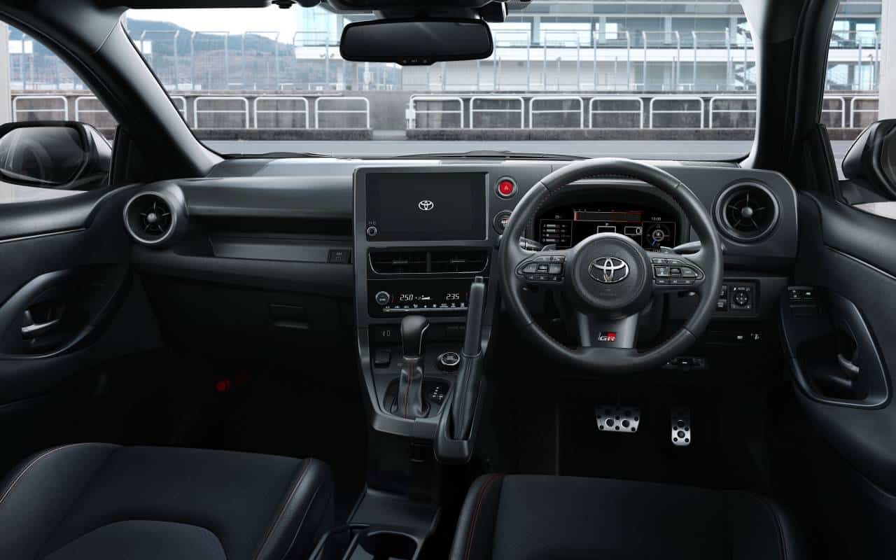 interior Toyota GR Yaris 2025