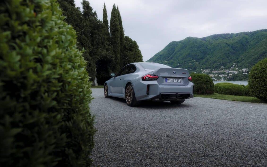 BMW M2 CS se deja ver en las primeras imágenes oficiales: el regreso del M más purista