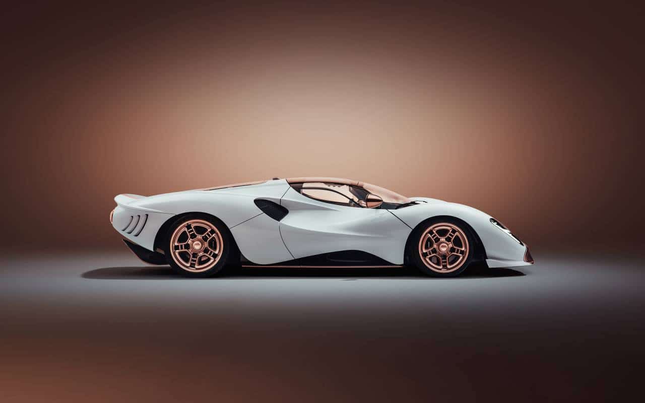 lateral De Tomaso P72