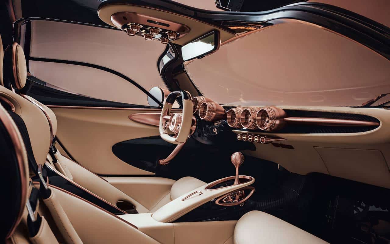 interior De Tomaso P72
