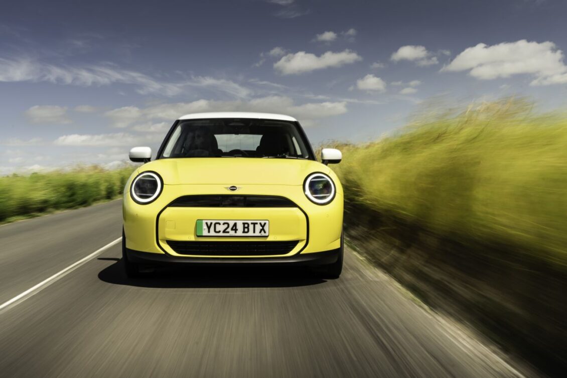 El MINI Hatchback eléctrico reduce su precio; ahora es 6.000 € más barato