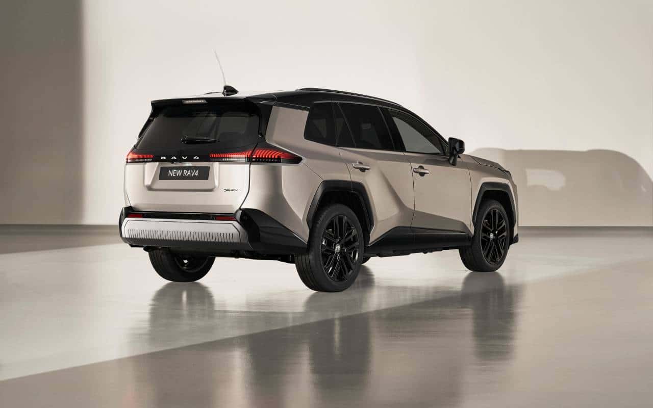 trasera Toyota RAV4 2025