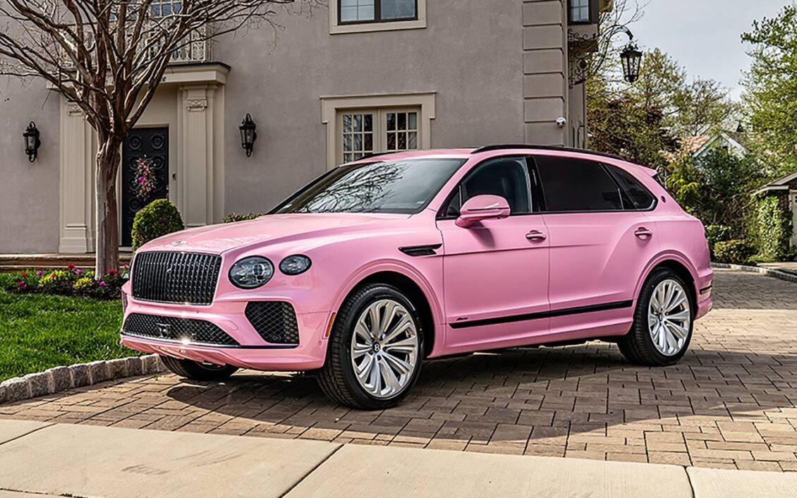Este Bentley Bentayga en Candy Pink llega justo por si te levantas un día pensando que eres Paris Hilton