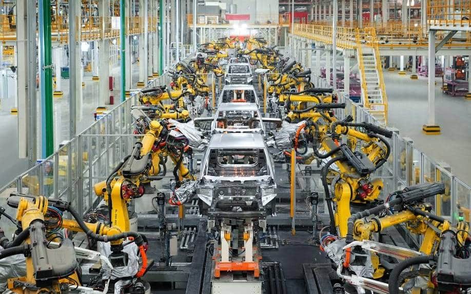 Nueva crisis en la industria automovilística: China suspende las exportaciones de minerales críticos y tierras raras