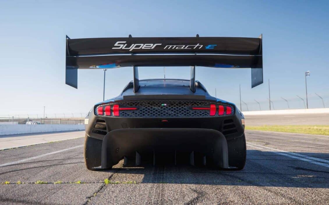 Ford presenta el Super Mustang Mach-E, su bestia de Pikes Peak con hasta 5443 kg de carga aerodinámica