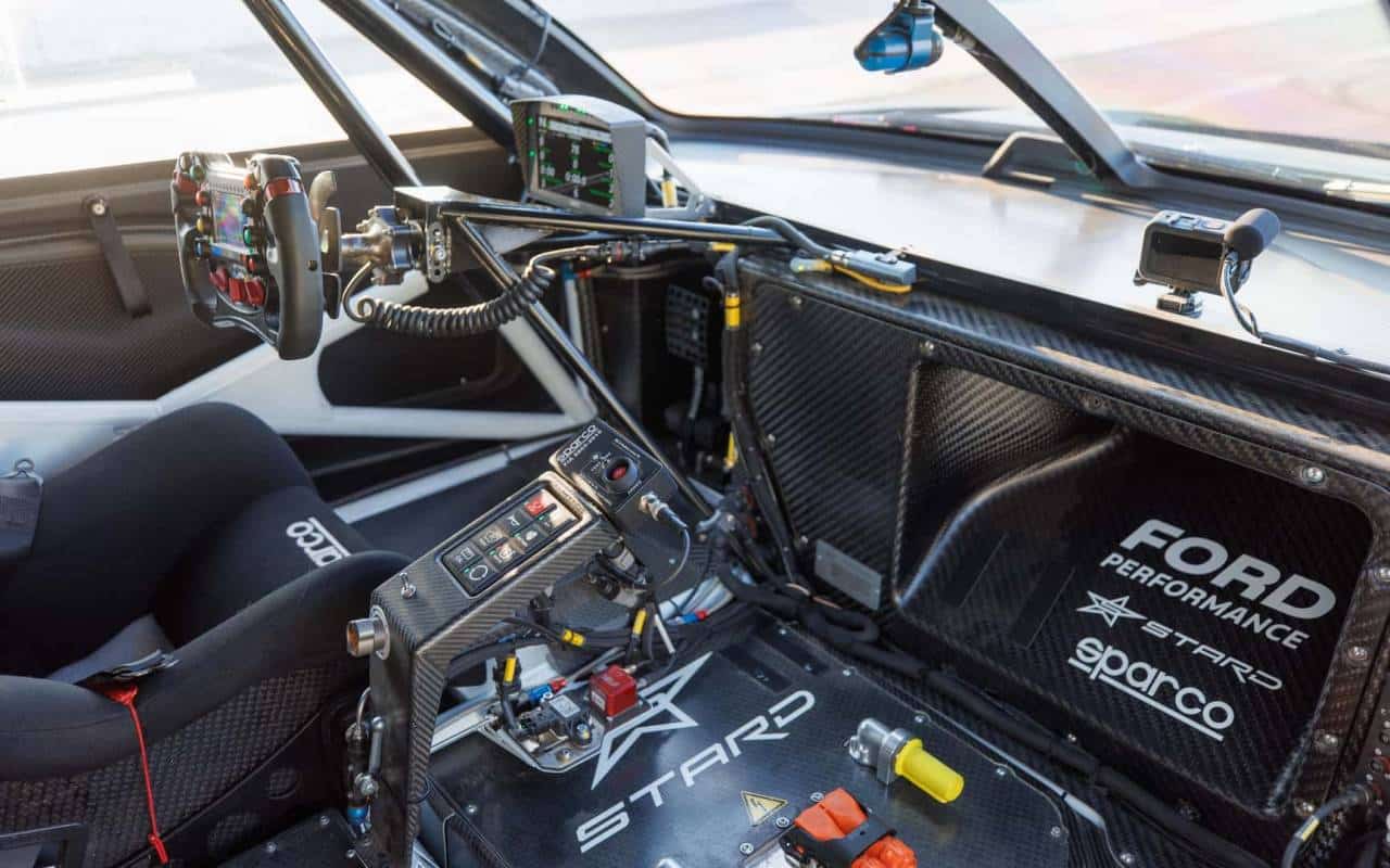 interior Ford Super Mustang Mach-E