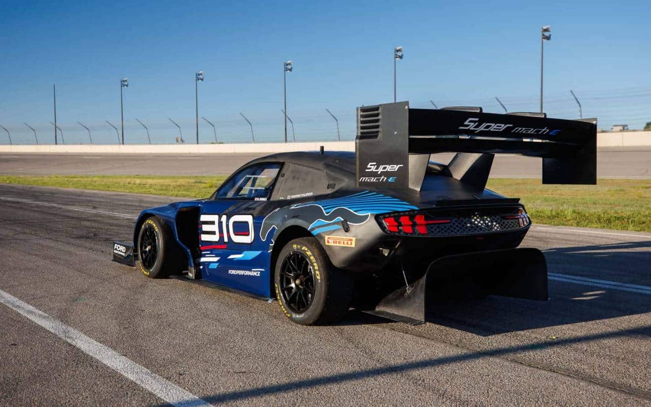 trasera Ford Super Mustang Mach-E