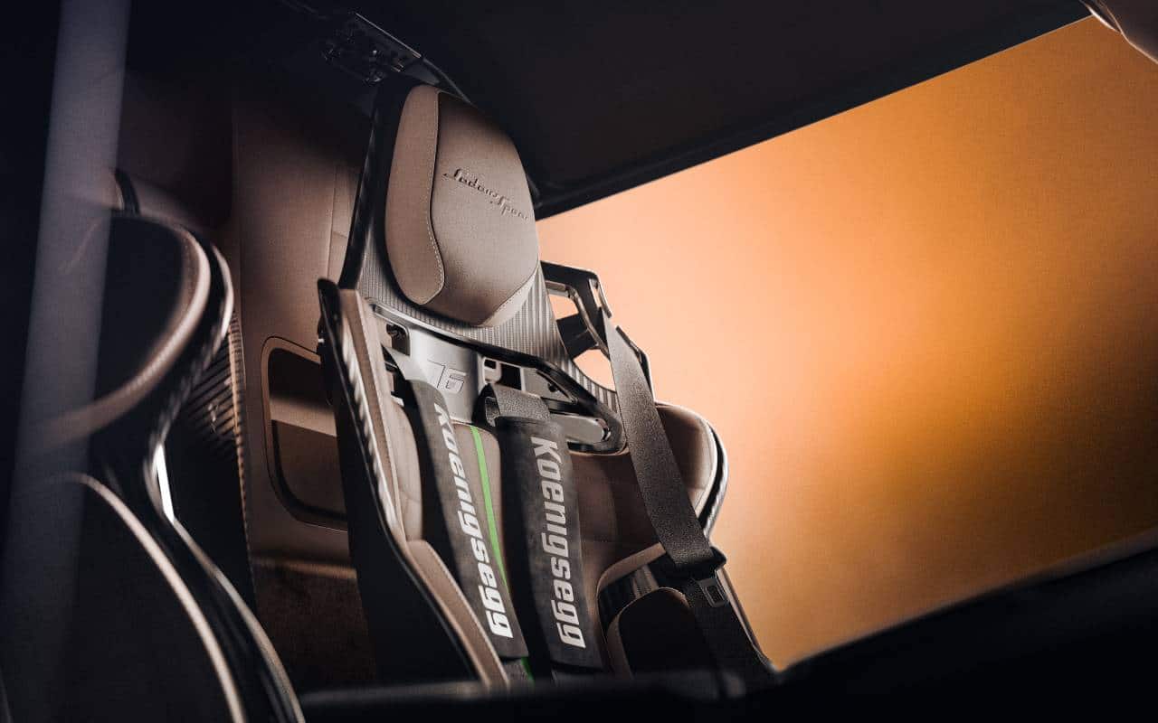 asientos fibra carbono Koenigsegg Sadairs Spear