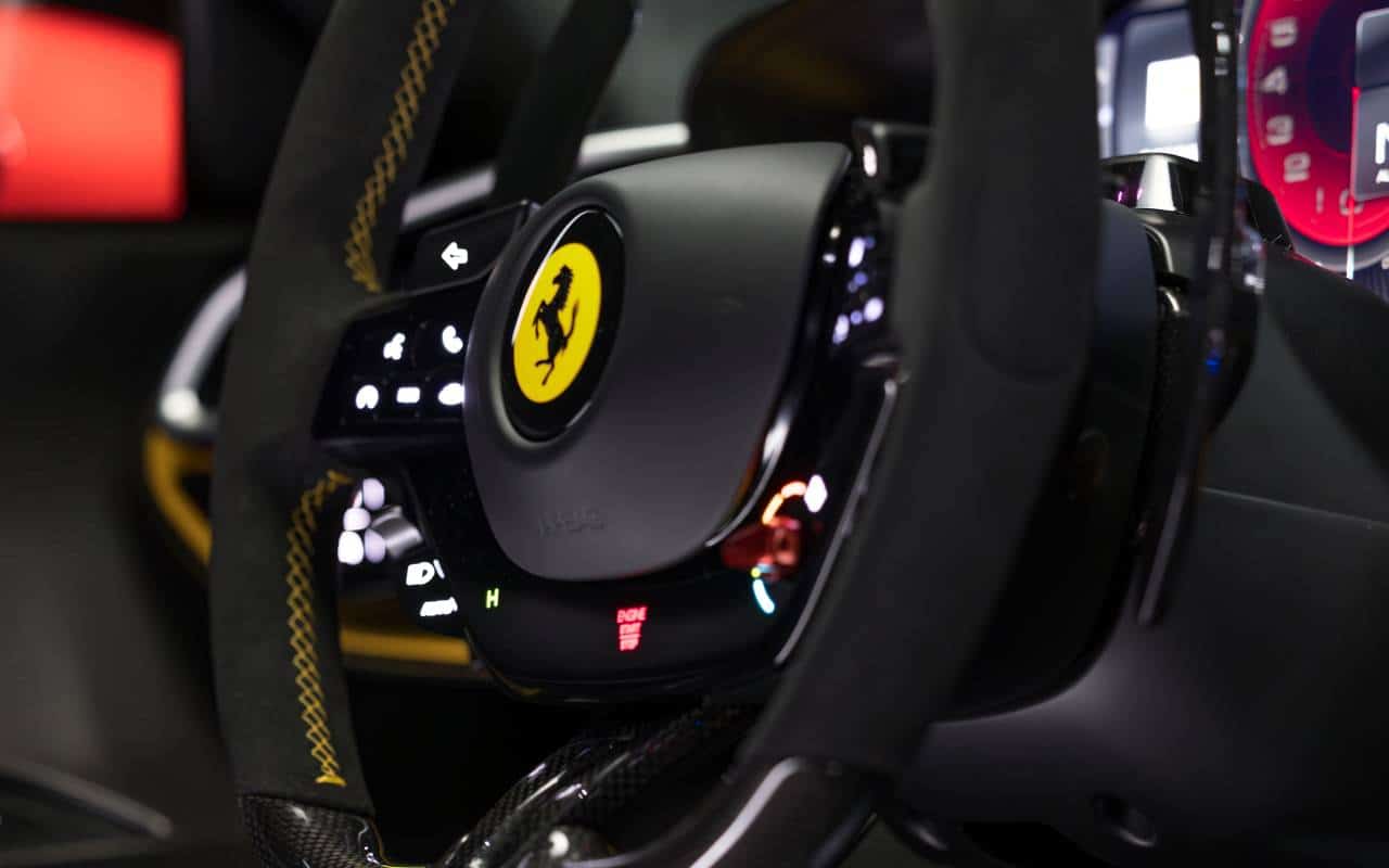 volante Ferrari 296 Speciale Piloti