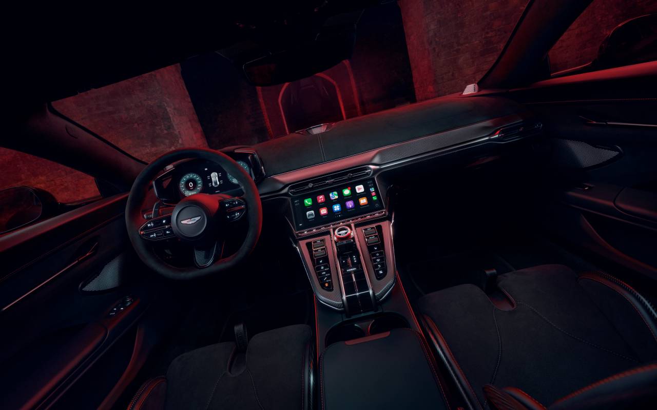 interior Aston Martin Vantage S