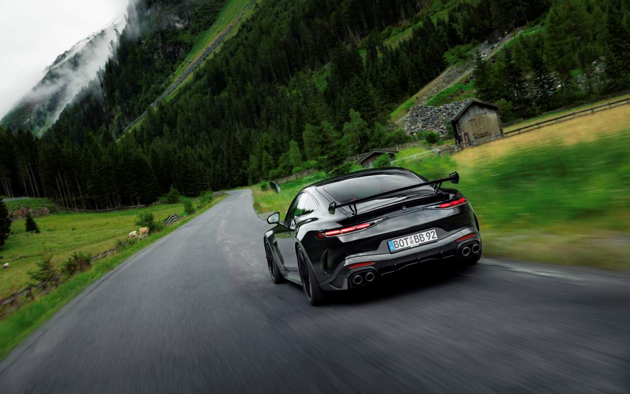 BRABUS 1000 trasera