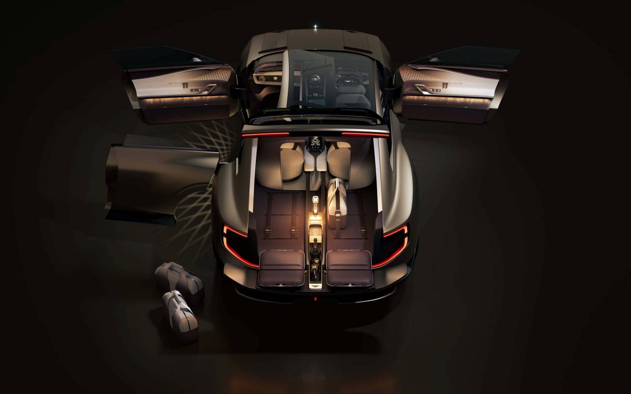 interior Bentley EXP 15