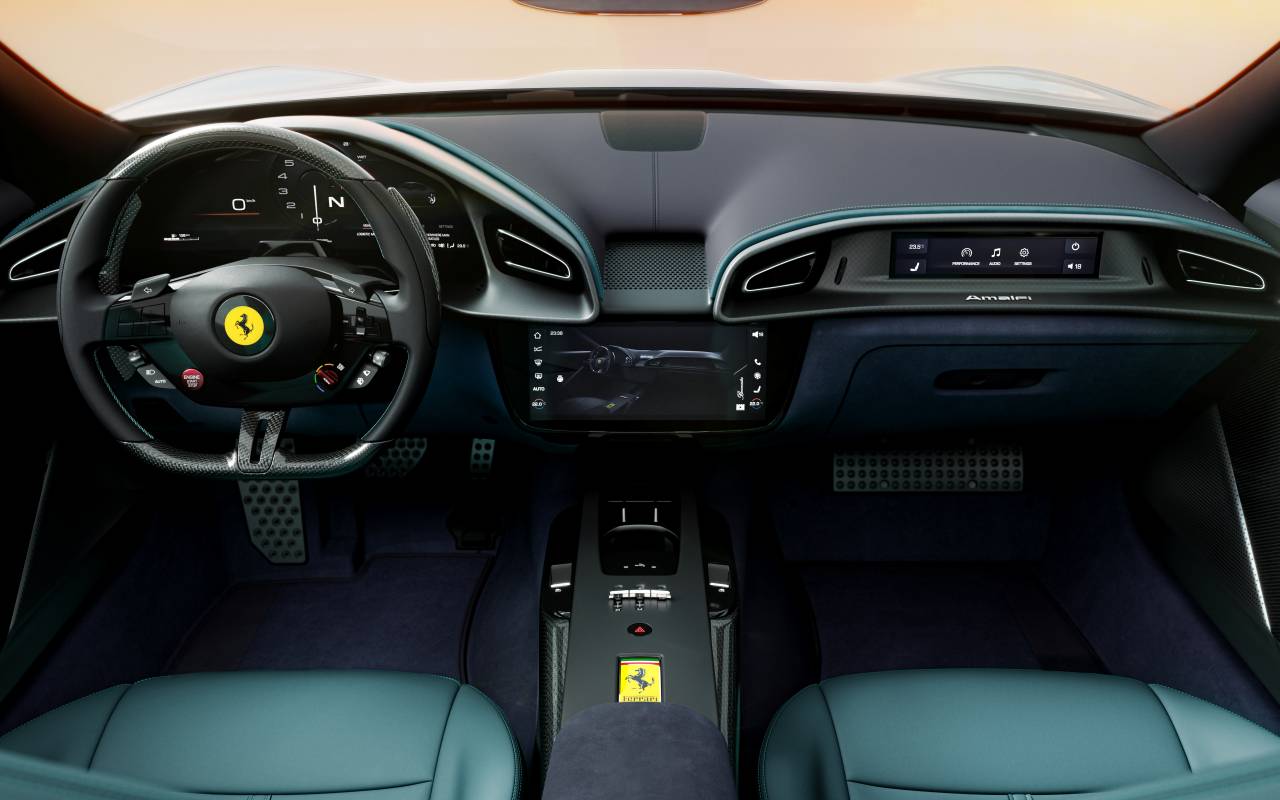 interior Ferrari Amalfi