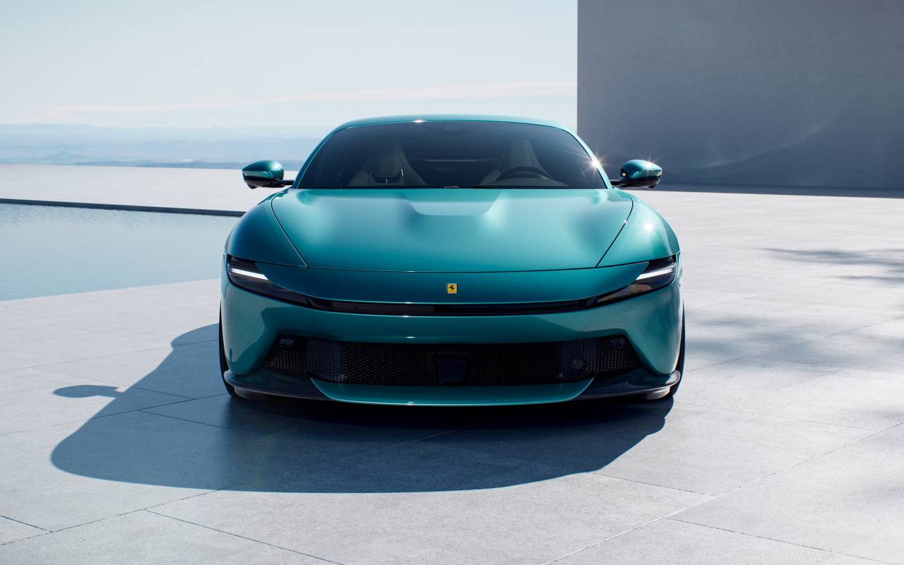 frontal Ferrari Amalfi