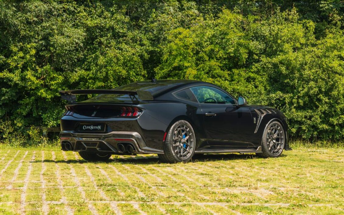 Clive Sutton convierte el Mustang Dark Horse en un monstruo V8 de 799 CV