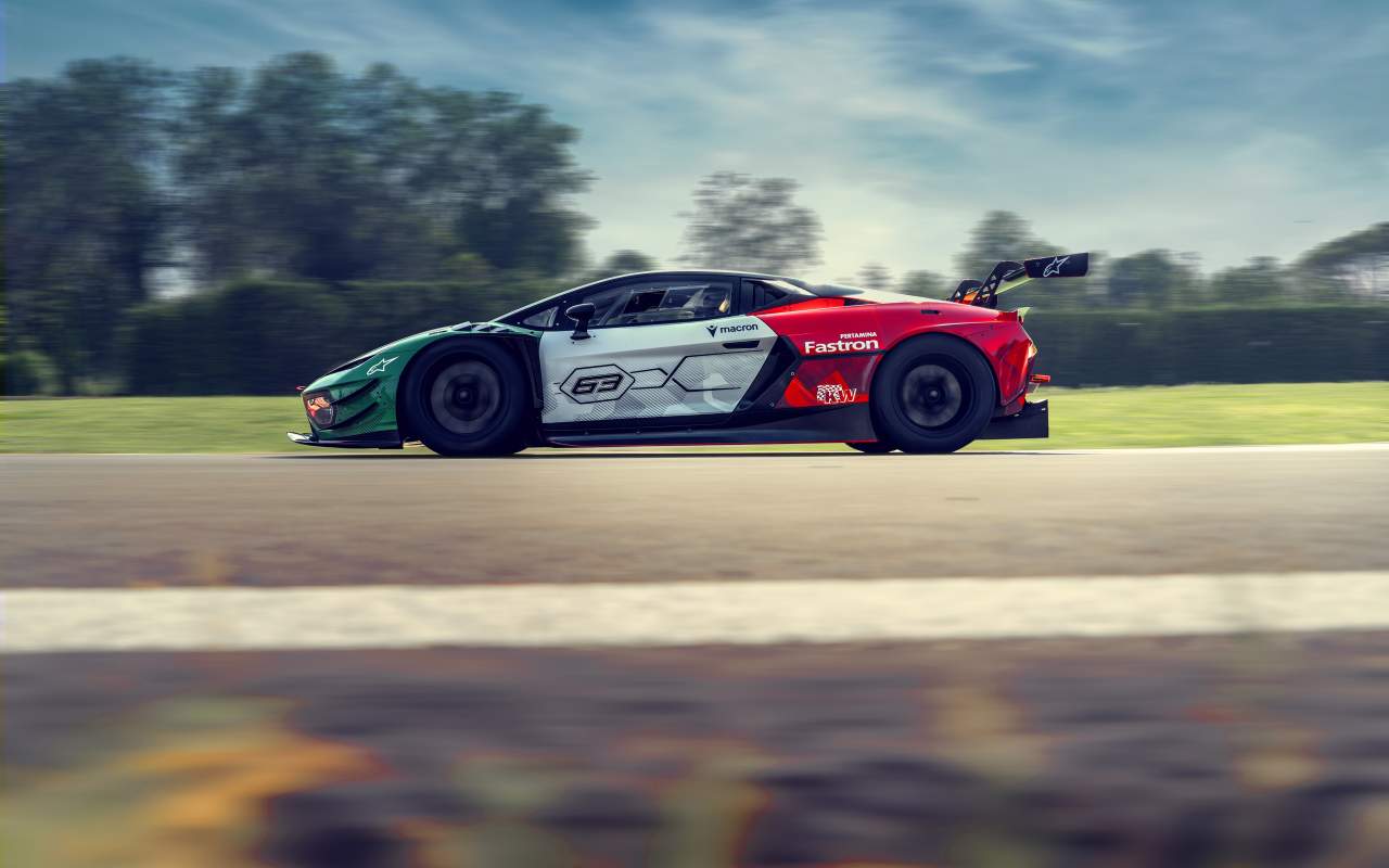 lateral Lamborghini Temerario GT3