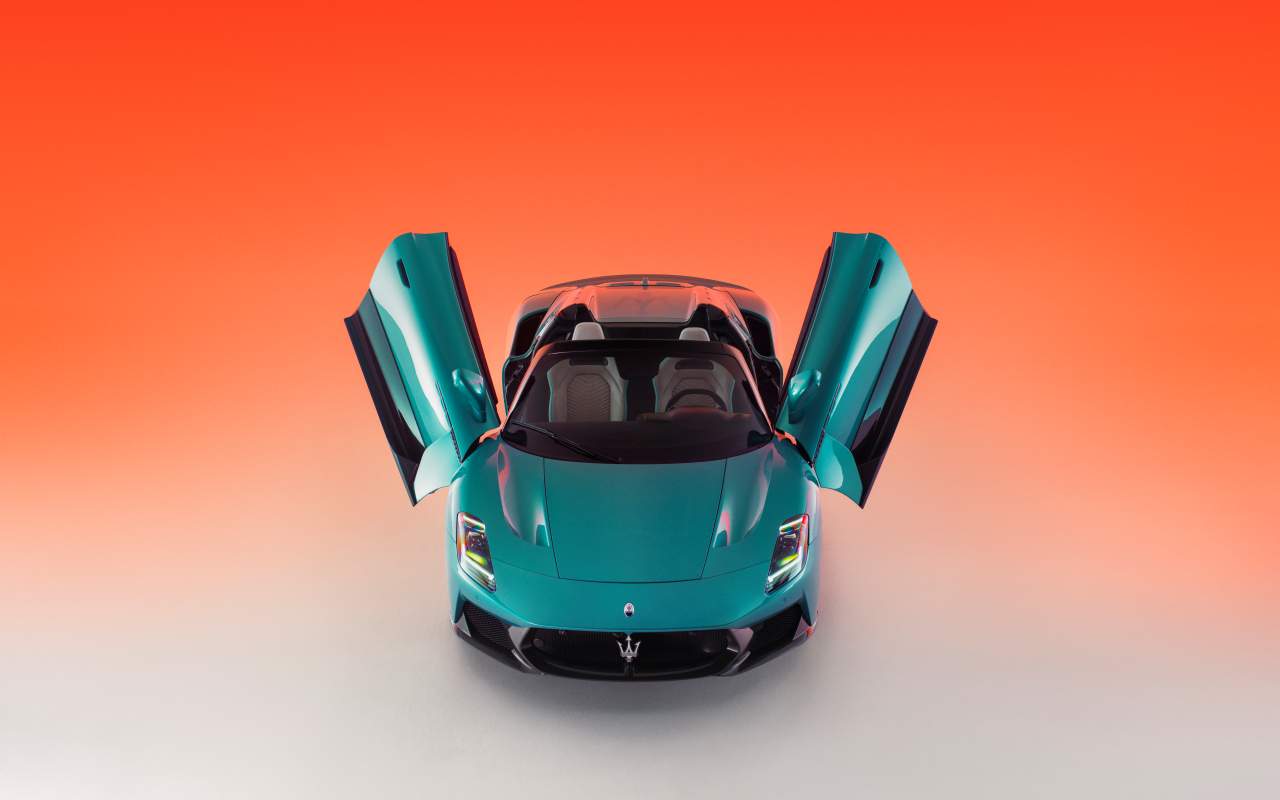 puertas mariposa Maserati MCPURA