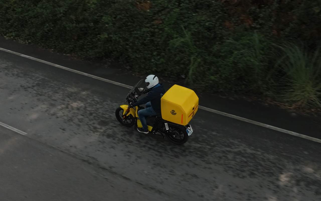 Correos moto eléctrica