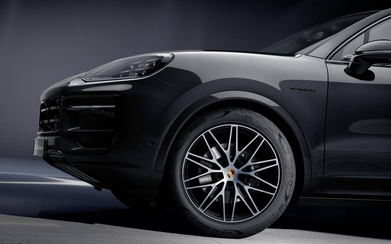 Porsche Cayenne Black Edition